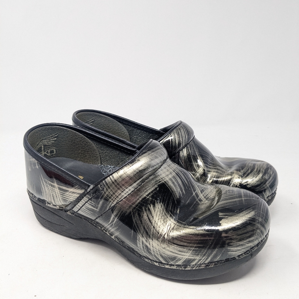 Dansko Womens XP 2.0 Clogs Pewter Brush EU Size 38 US Size 7.5 - 8 Nurse Shoes